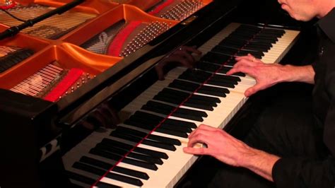 The Well-Tuned Piano - A Mesmerizing Journey Through Dissonance and Sonic Landscapes